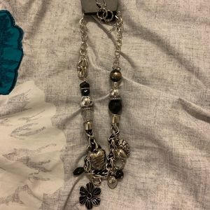 Paparazzi jewelry necklace with earrings